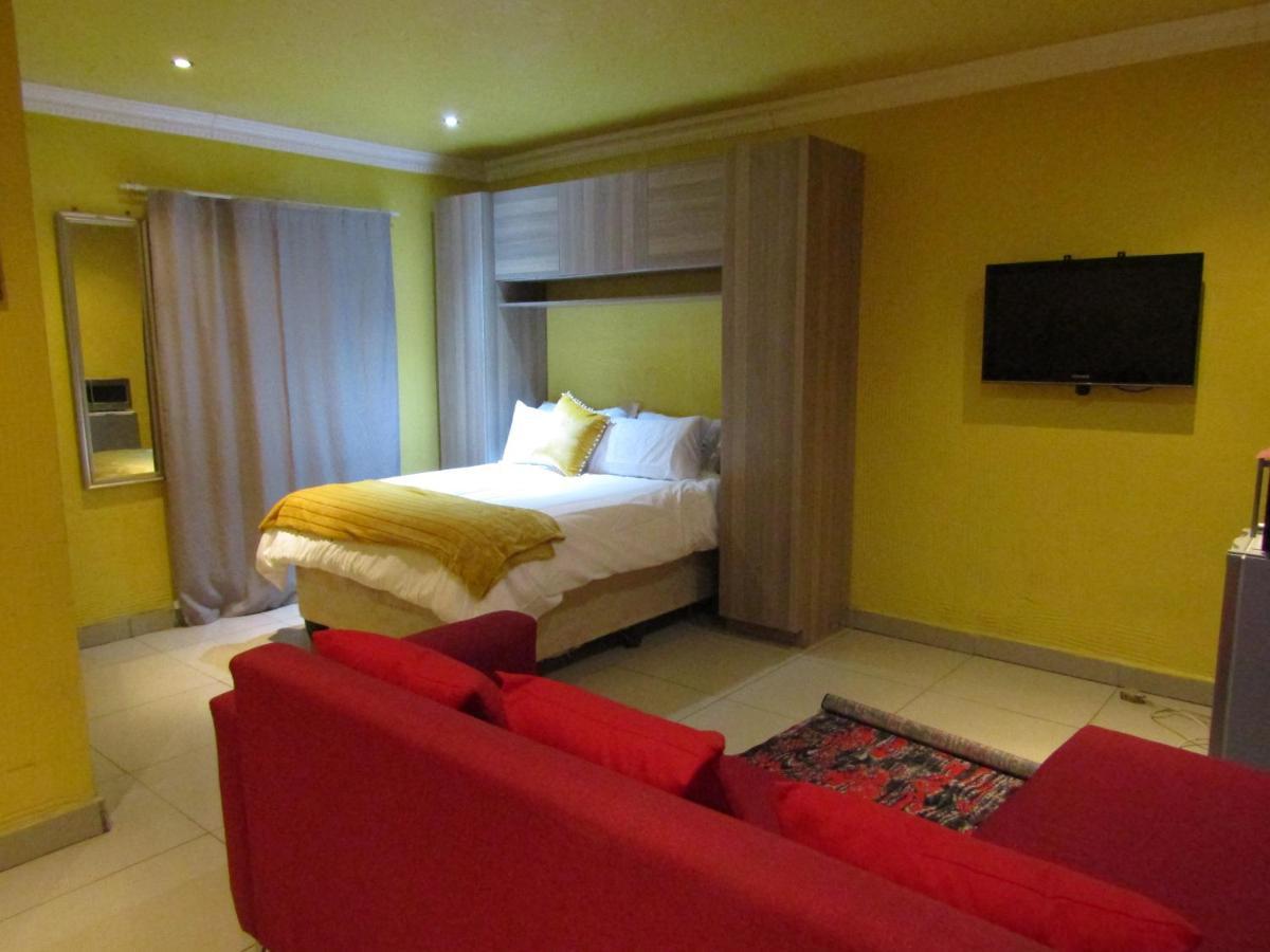 Phomolong Guest House 索韦托 外观 照片