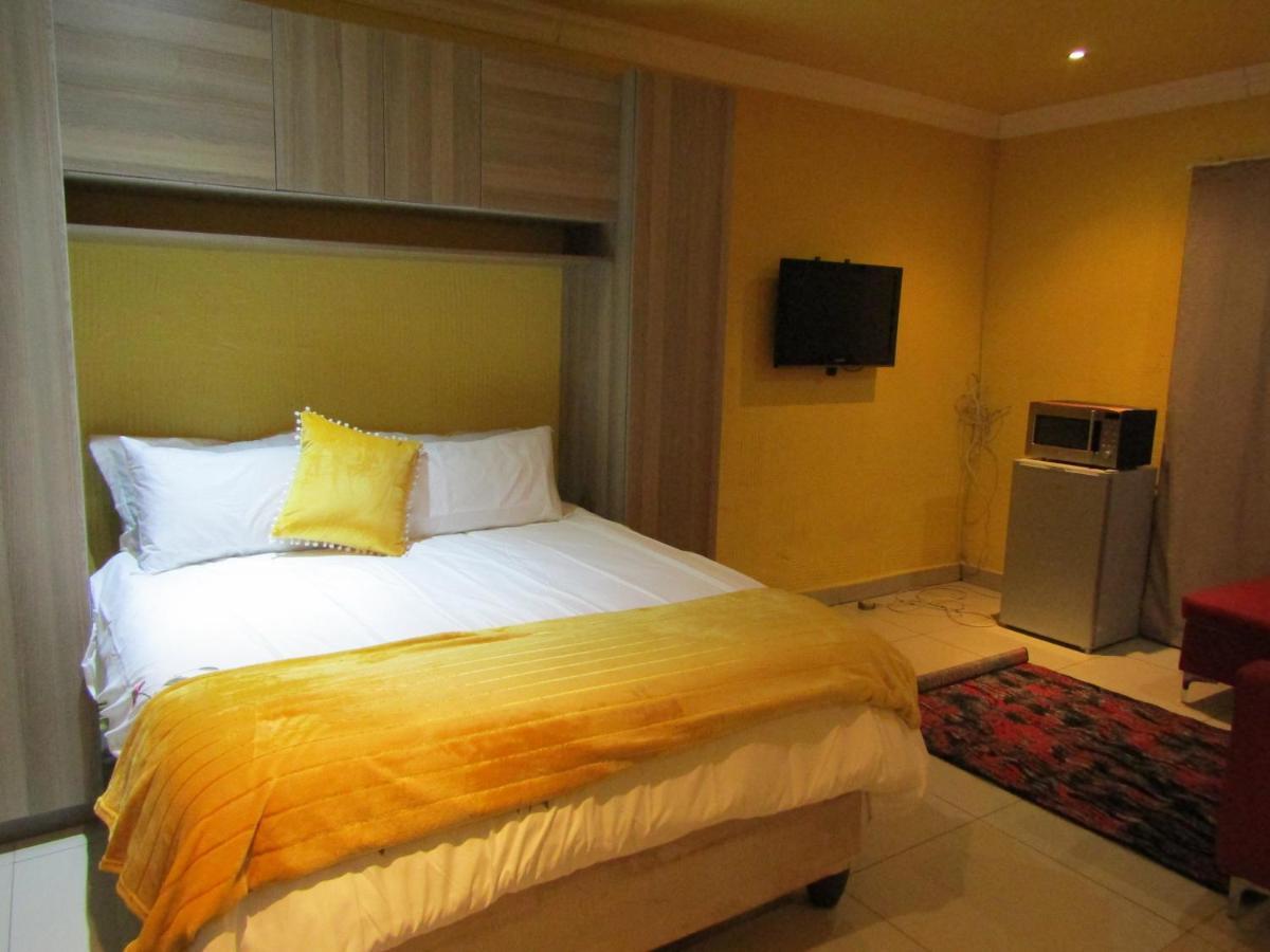 Phomolong Guest House 索韦托 外观 照片