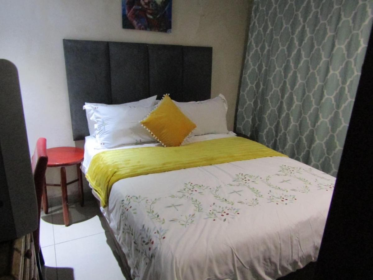 Phomolong Guest House 索韦托 外观 照片
