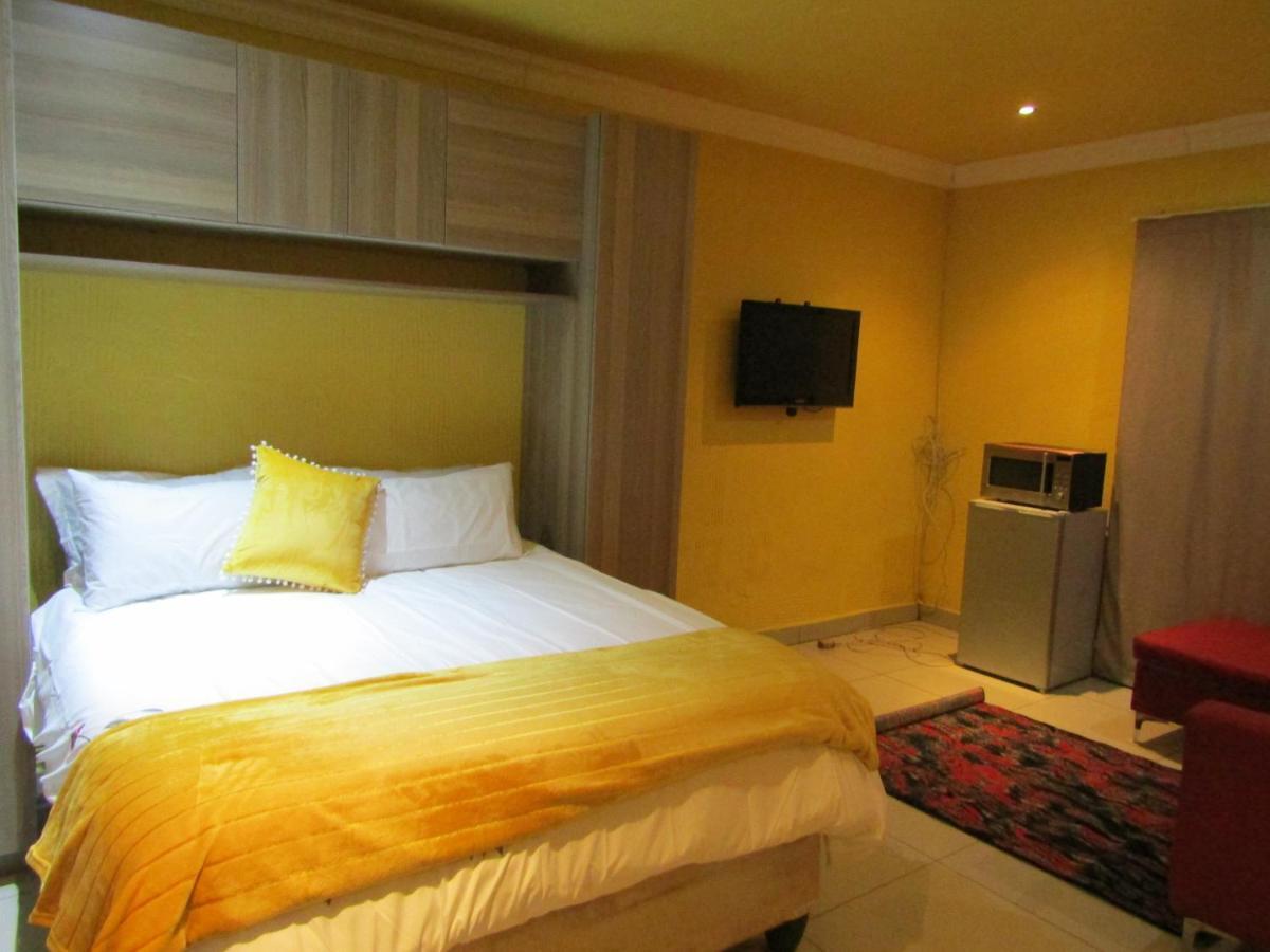 Phomolong Guest House 索韦托 外观 照片