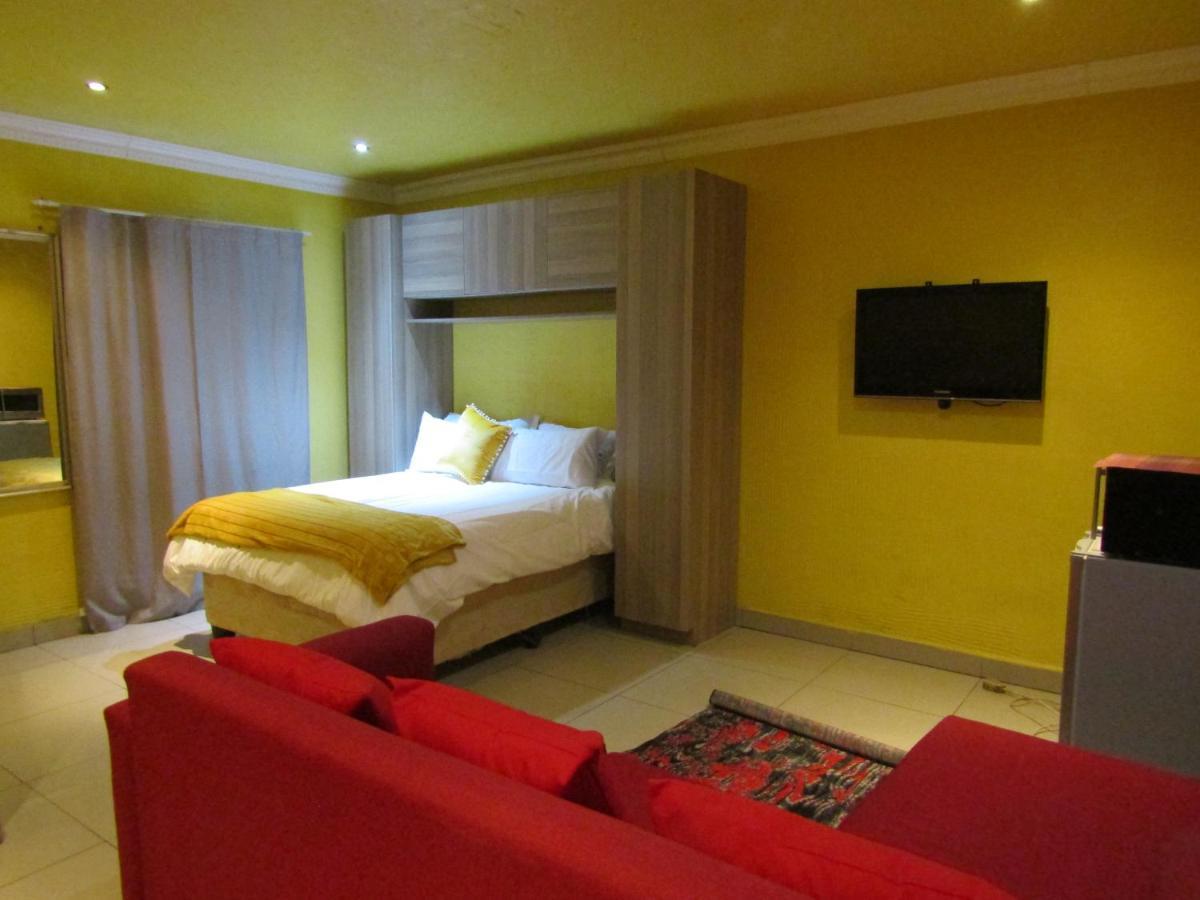Phomolong Guest House 索韦托 外观 照片