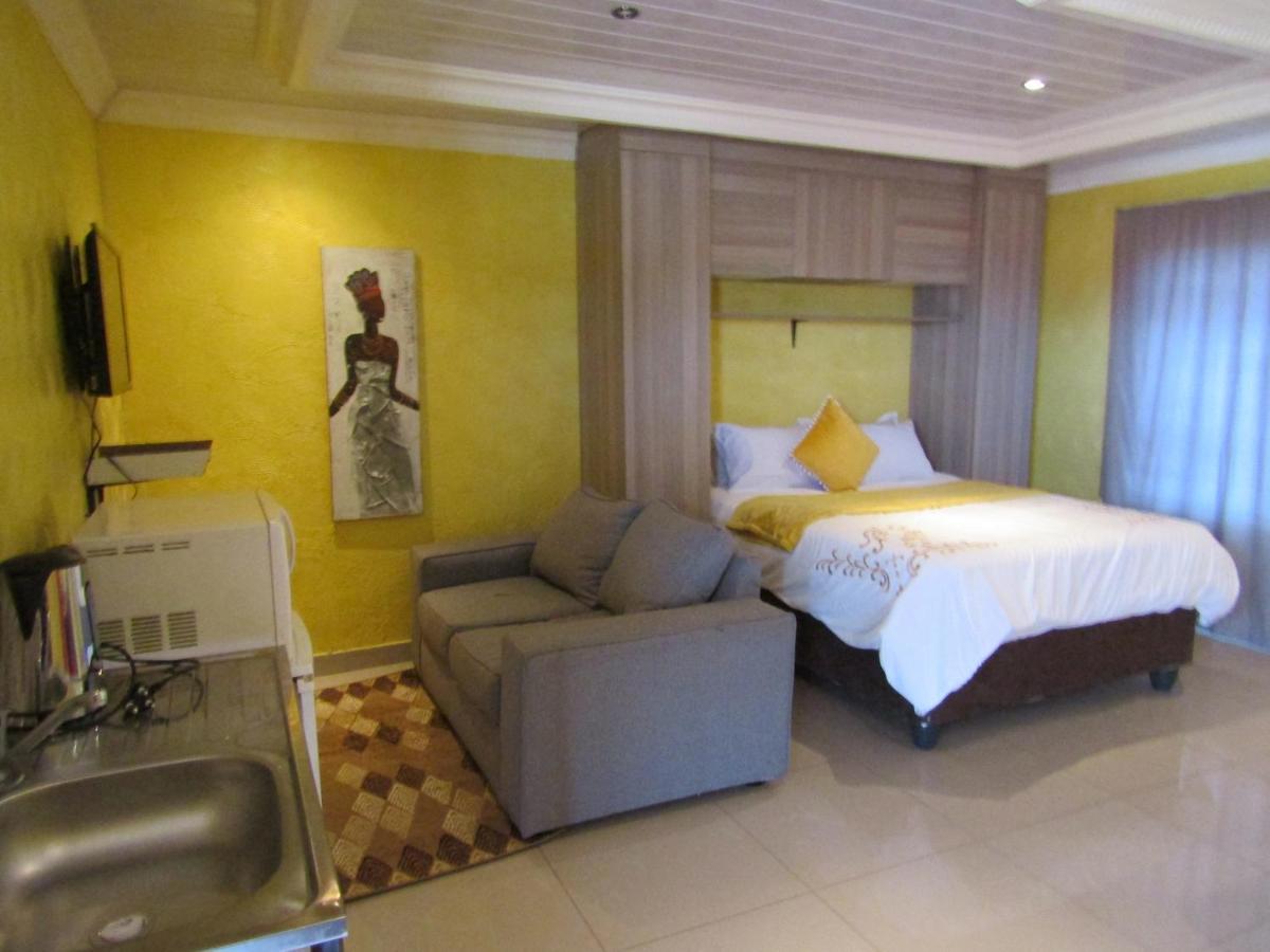 Phomolong Guest House 索韦托 外观 照片