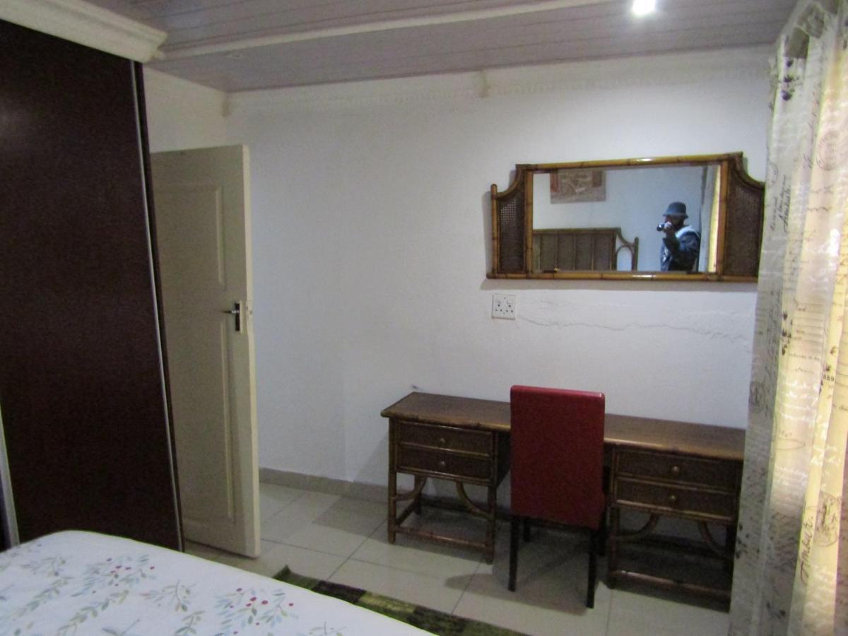 Phomolong Guest House 索韦托 外观 照片