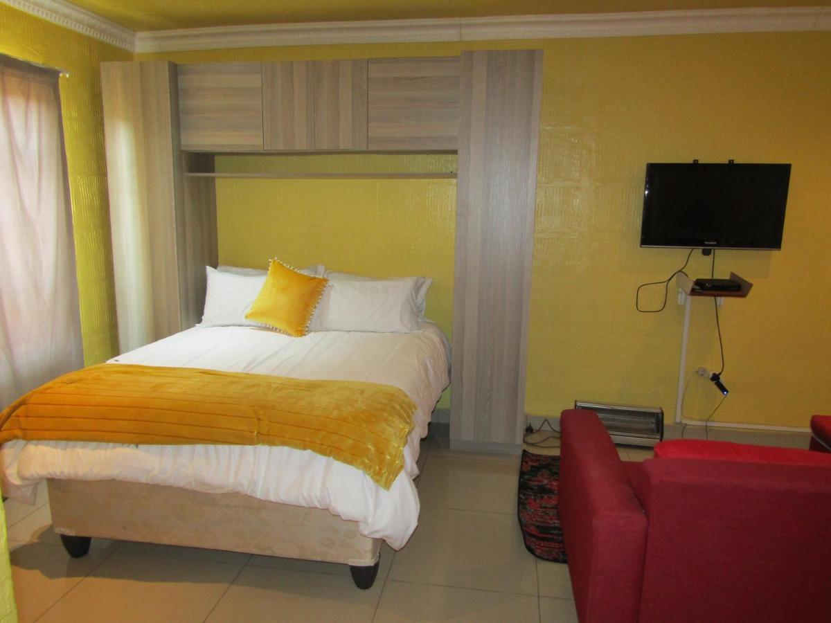 Phomolong Guest House 索韦托 外观 照片