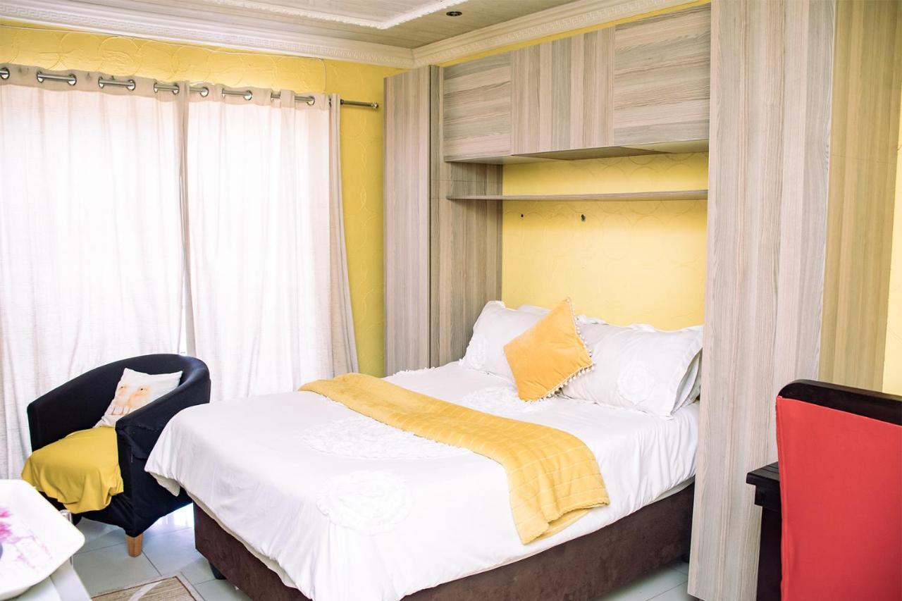 Phomolong Guest House 索韦托 外观 照片