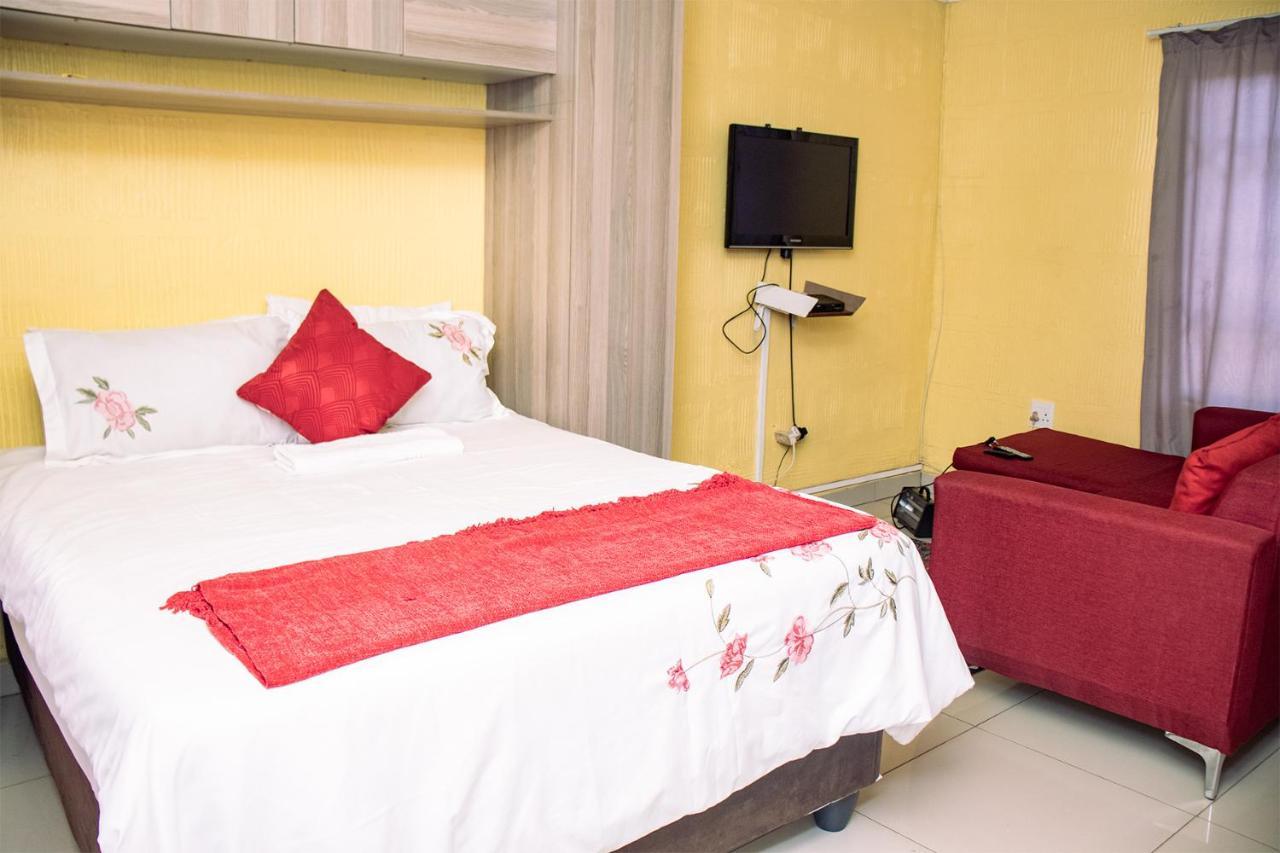 Phomolong Guest House 索韦托 外观 照片